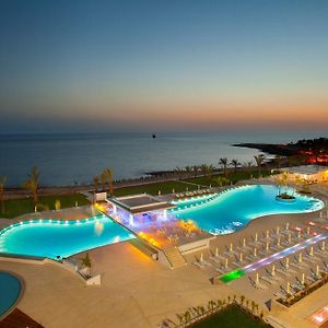 King Evelthon Beach Hotel&Resort